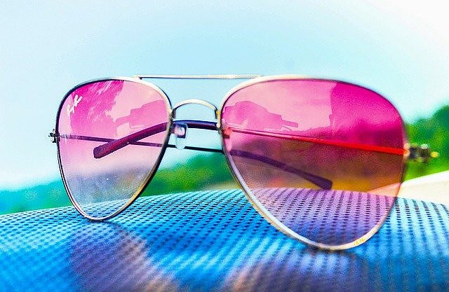 Do Migraine Relief Glasses Work? – The Best Migraine Glasses and Specs