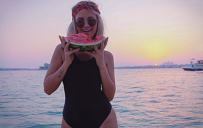 Sleep and Watermelon – Is It Bad to Eat Watermelon at Night?